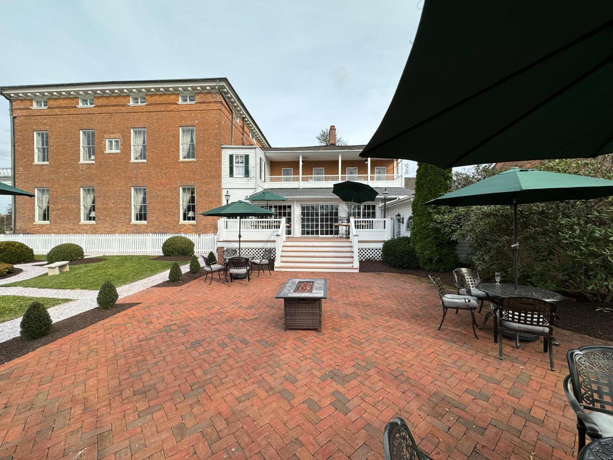 Antrim 1844 Hotel Taneytown Bagian luar foto
