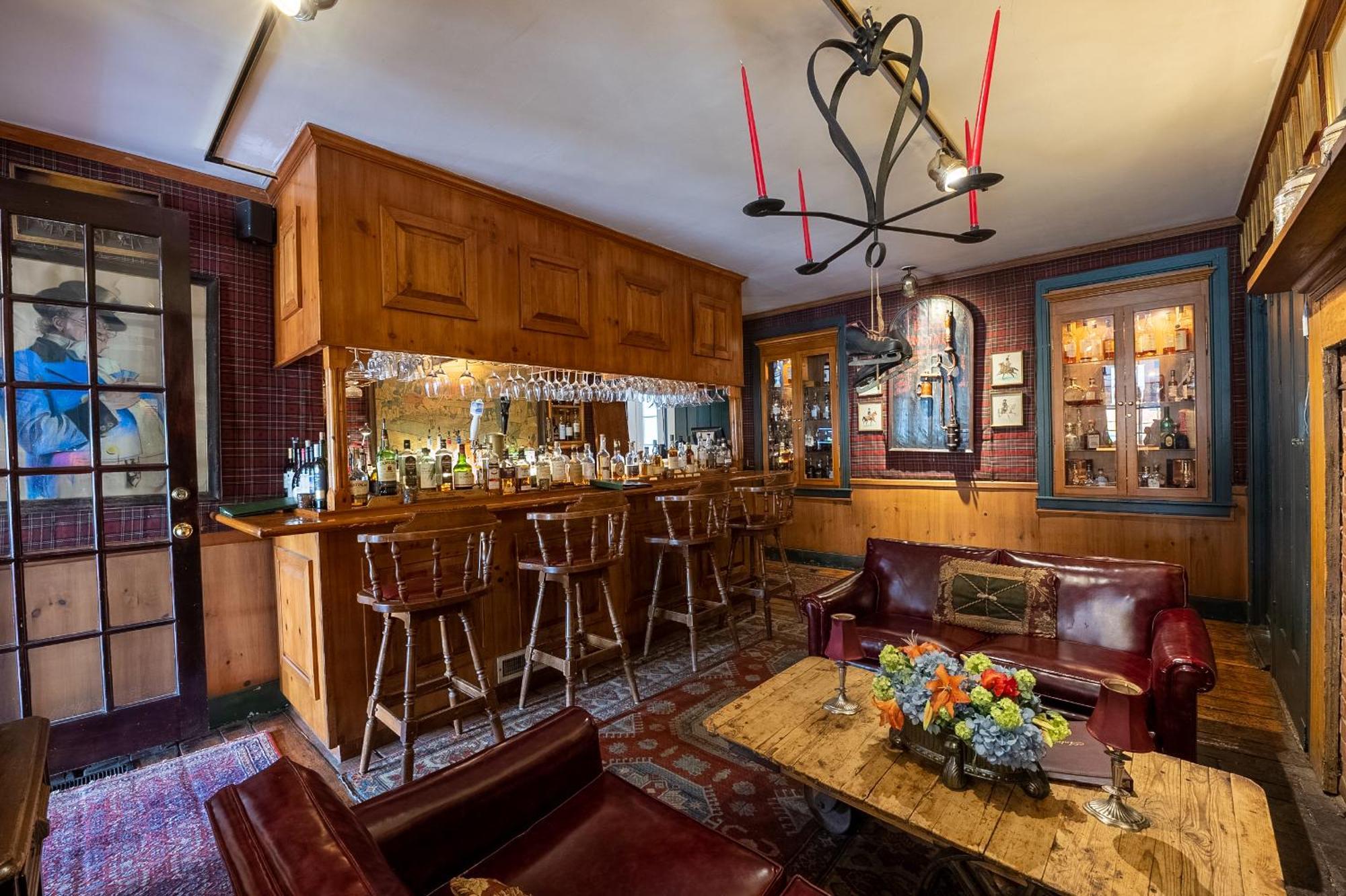 Antrim 1844 Hotel Taneytown Bagian luar foto