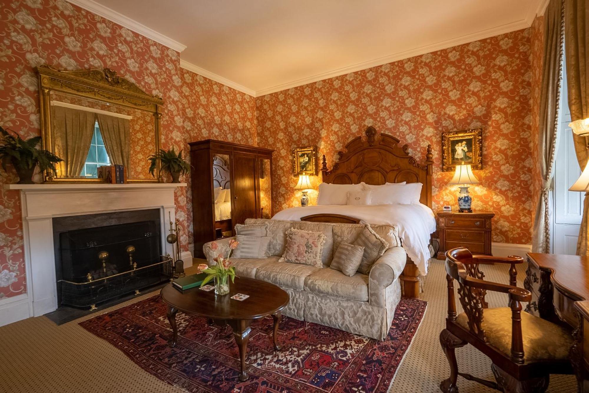 Antrim 1844 Hotel Taneytown Bagian luar foto