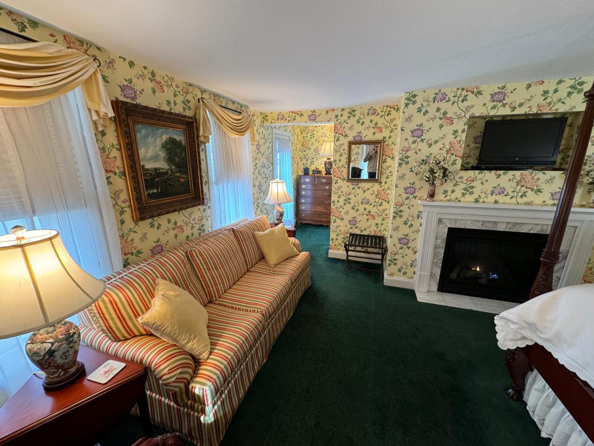 Antrim 1844 Hotel Taneytown Bagian luar foto
